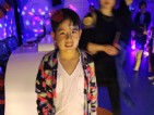 “看我頭上有什么？”